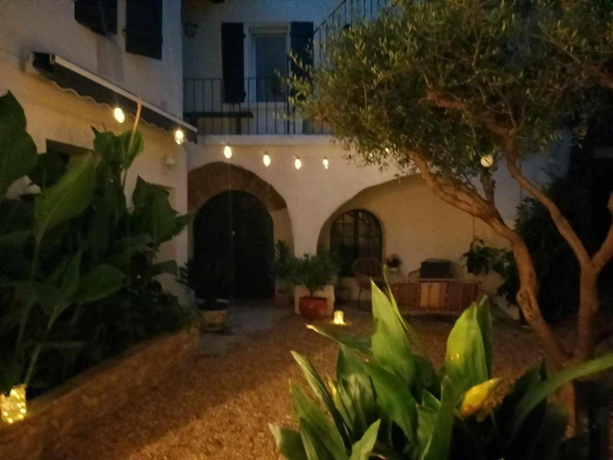 La Cachette Bed & Breakfast Aigues-Vives  Exterior photo