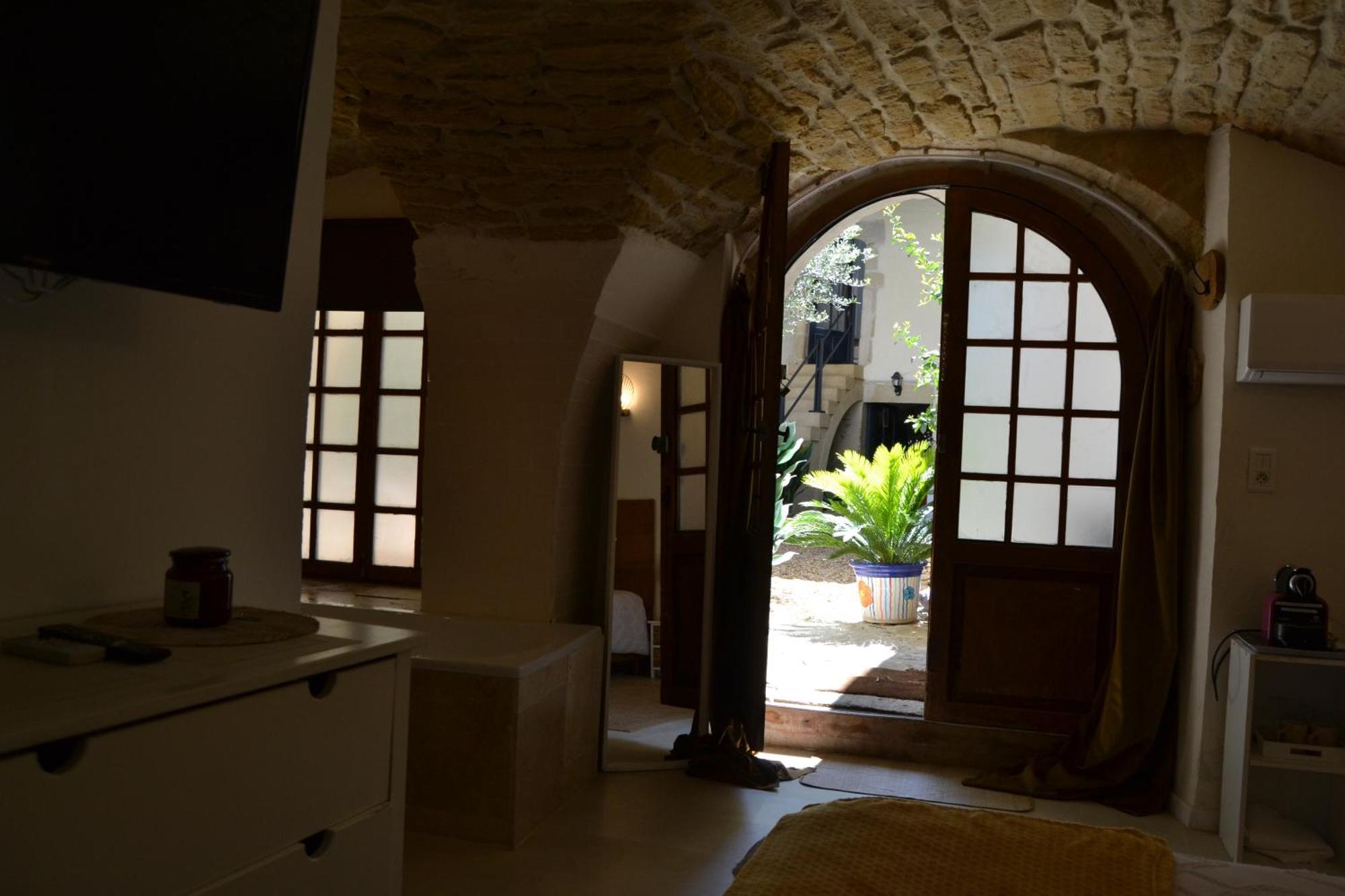 La Cachette Bed & Breakfast Aigues-Vives  Exterior photo